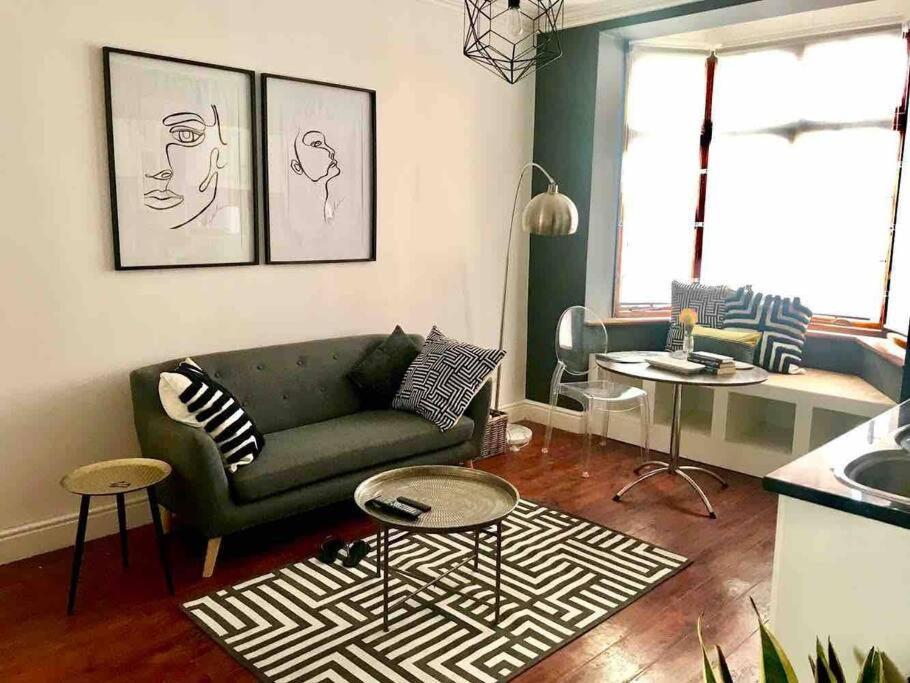 1-Bedroom Sea Point Gem - Perfect Location! Cape Town Exterior photo