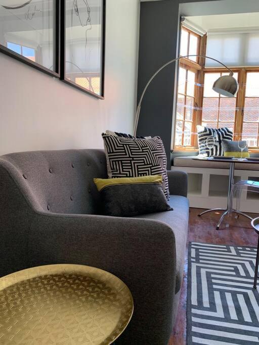 1-Bedroom Sea Point Gem - Perfect Location! Cape Town Exterior photo